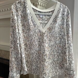 Nordstrom White V-Neck Long-Sleeve Top with Beige & Black Abstract Print